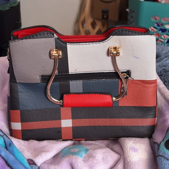 New patterned purse - Picture 2 of 6